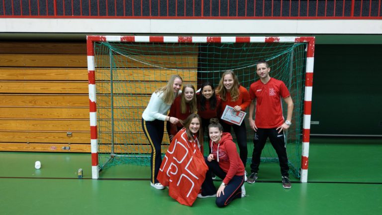 Floorballteams meisjes OSG Sevenwolden zorgen weer voor prijzen