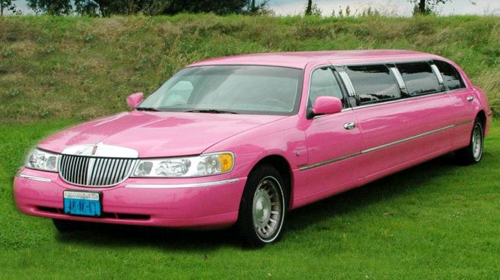 Roze limousine gesignaleerd