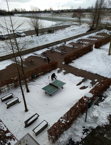 Locatie Grou maakt een “franse” sneeuwpop