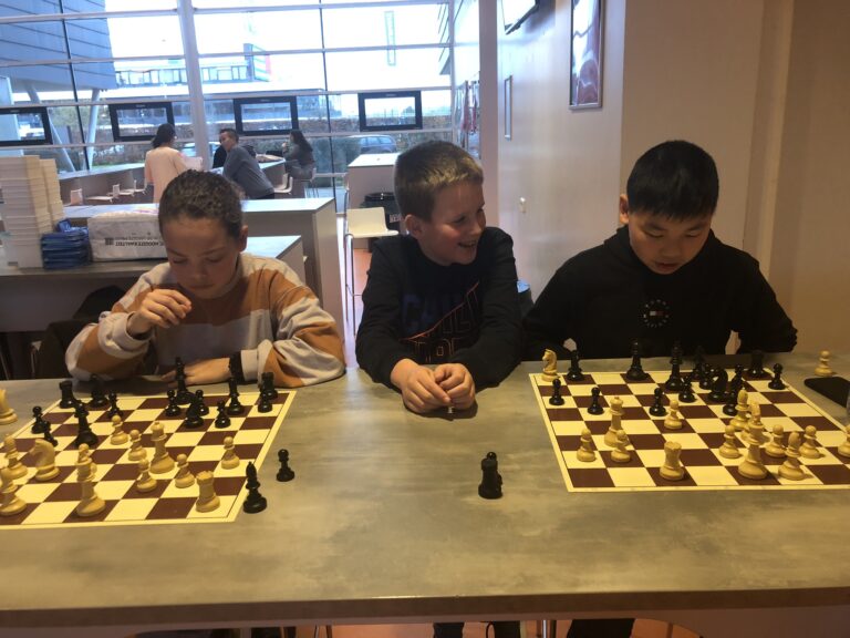 Tweede schaaksimultaan op FS
